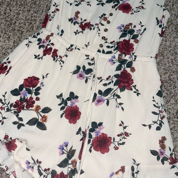 Romper - Picture 2 of 4